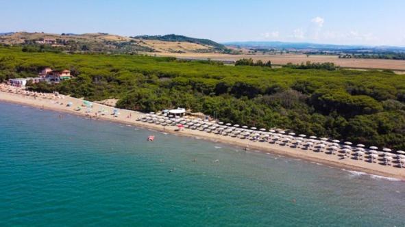 Hotel Cala Di Forno Фонтебланда Екстериор снимка